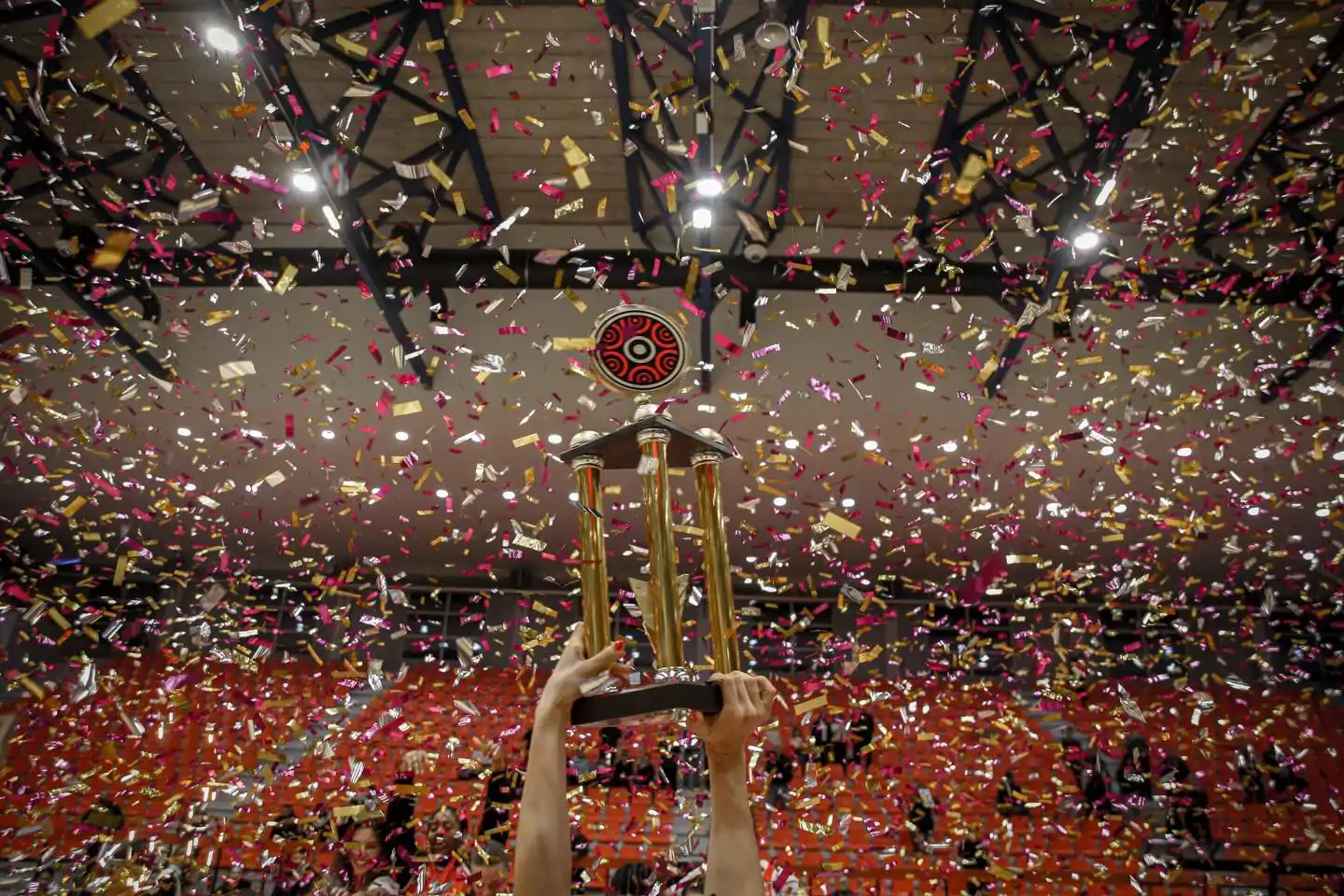 Pamje nga ceremonia e shpalljes së fituesit të Ligës Unike të Femrave 2026